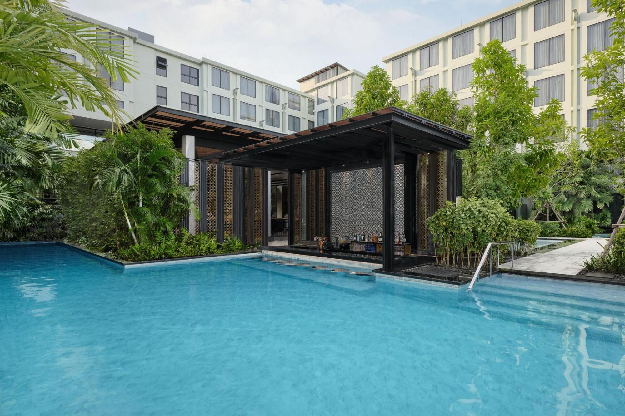 Four Points By Sheraton Phuket Patong Beach Resort Екстериор снимка